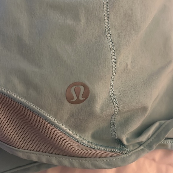 Icing Blue Lululemon Hotty Hot shorts 2.5 - Picture 3 of 4